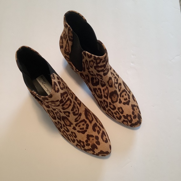 Vintage Havana Shoes - Vintage Havana Slip On Style Leopard Print Ankle boot Tan/ Brown Size 7 NWT